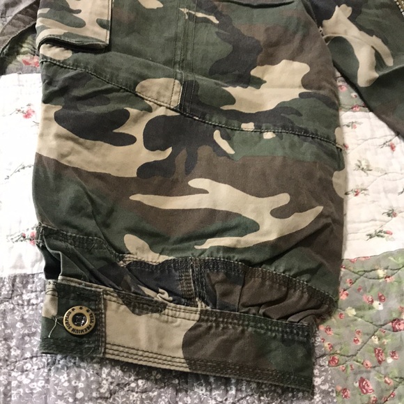 Custom made camouflage surplus Capri - Picture 5 of 10